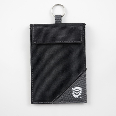 Signal blocker pouch for keyless entry car fob 