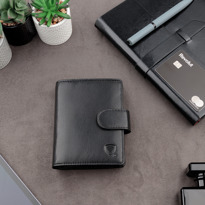 Black Leather RFID Wallet for 11-15 Cards with Coin Pocket and 3 ID Windows - SM-904GBL